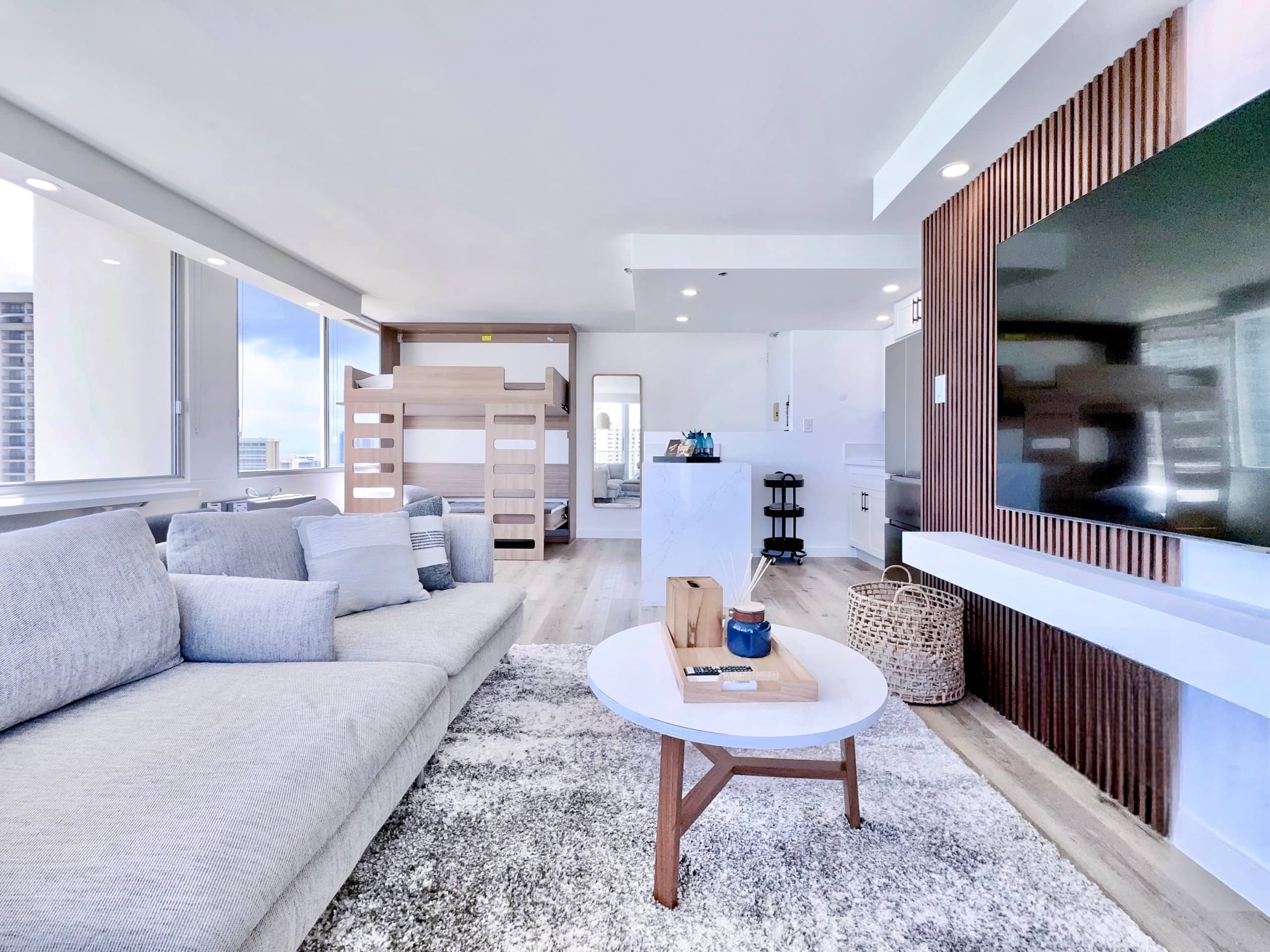 Top FL-Grand Ocean View Suite-Waikiki Beach - Image 9