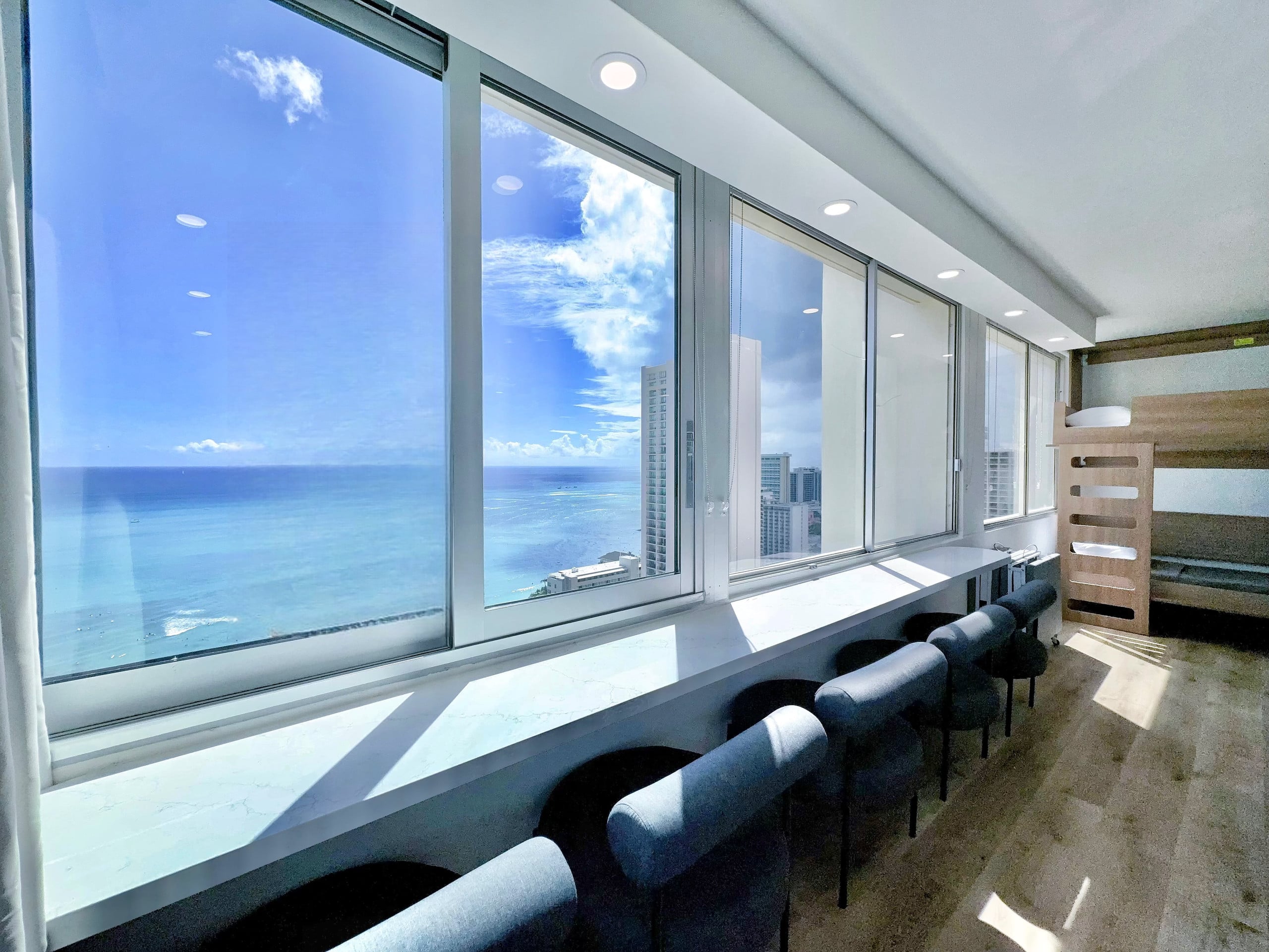 Top FL-Grand Ocean View Suite-Waikiki Beach - Image 6