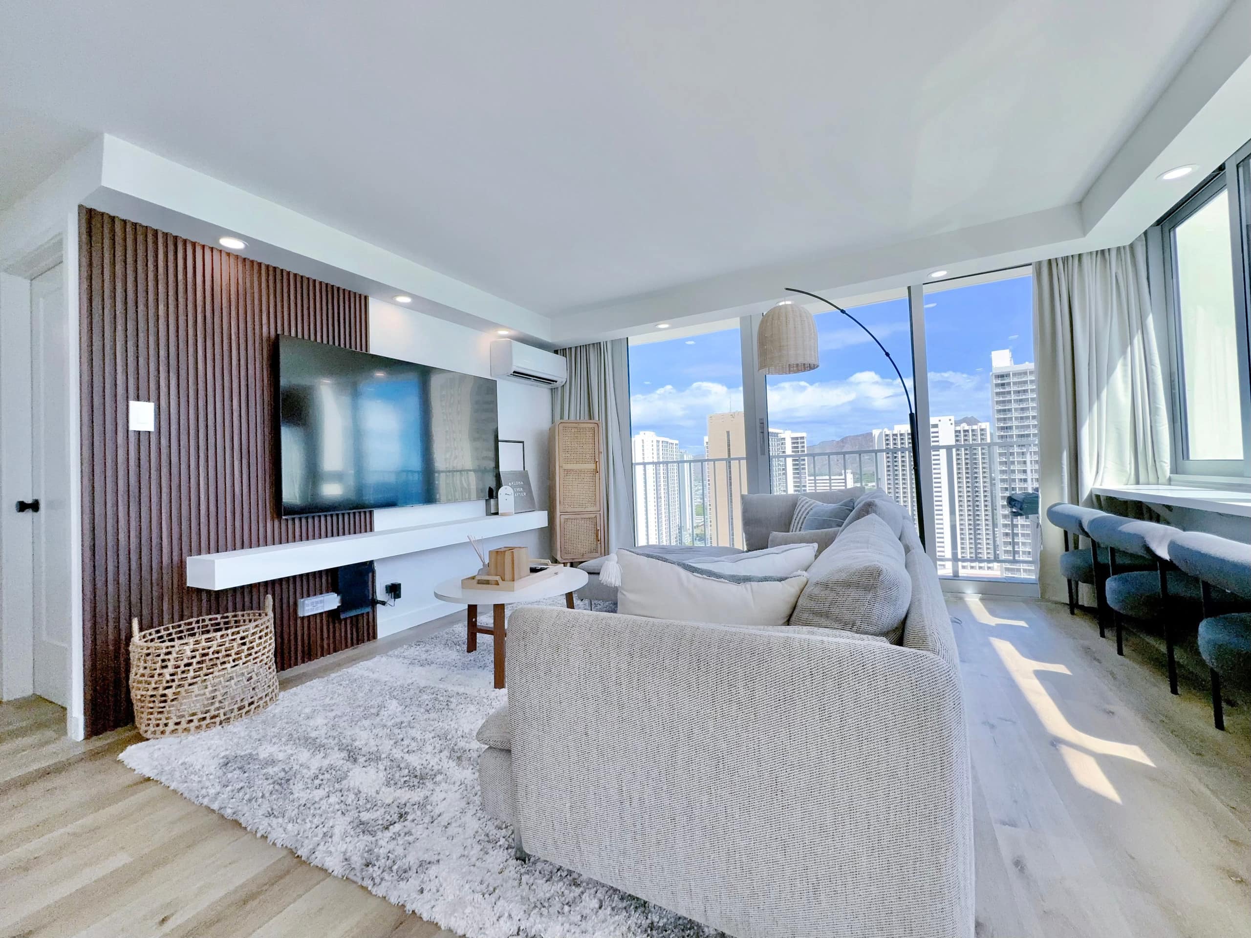 Top FL-Grand Ocean View Suite-Waikiki Beach - Image 5