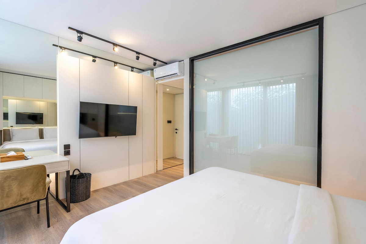 საძინებელი 1