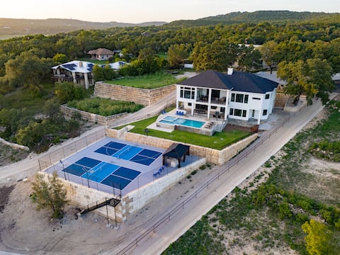 The Manor on Lake Travis w/ 2 Pickleball and Pool