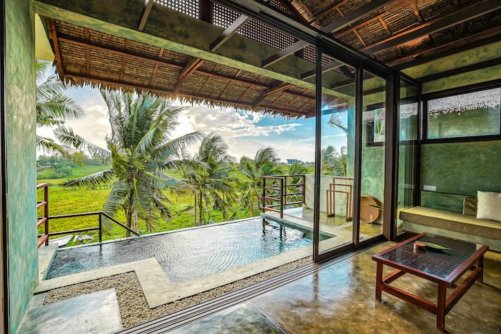 Modern Tropical 3BR Villa w Pool in General Luna