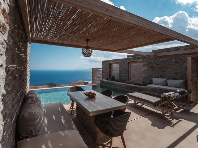 Elegant 2 BDR Design Villa with Pool & Views