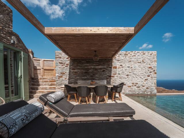 Elegant 2 BDR Design Villa with Pool & Views gallery image 2