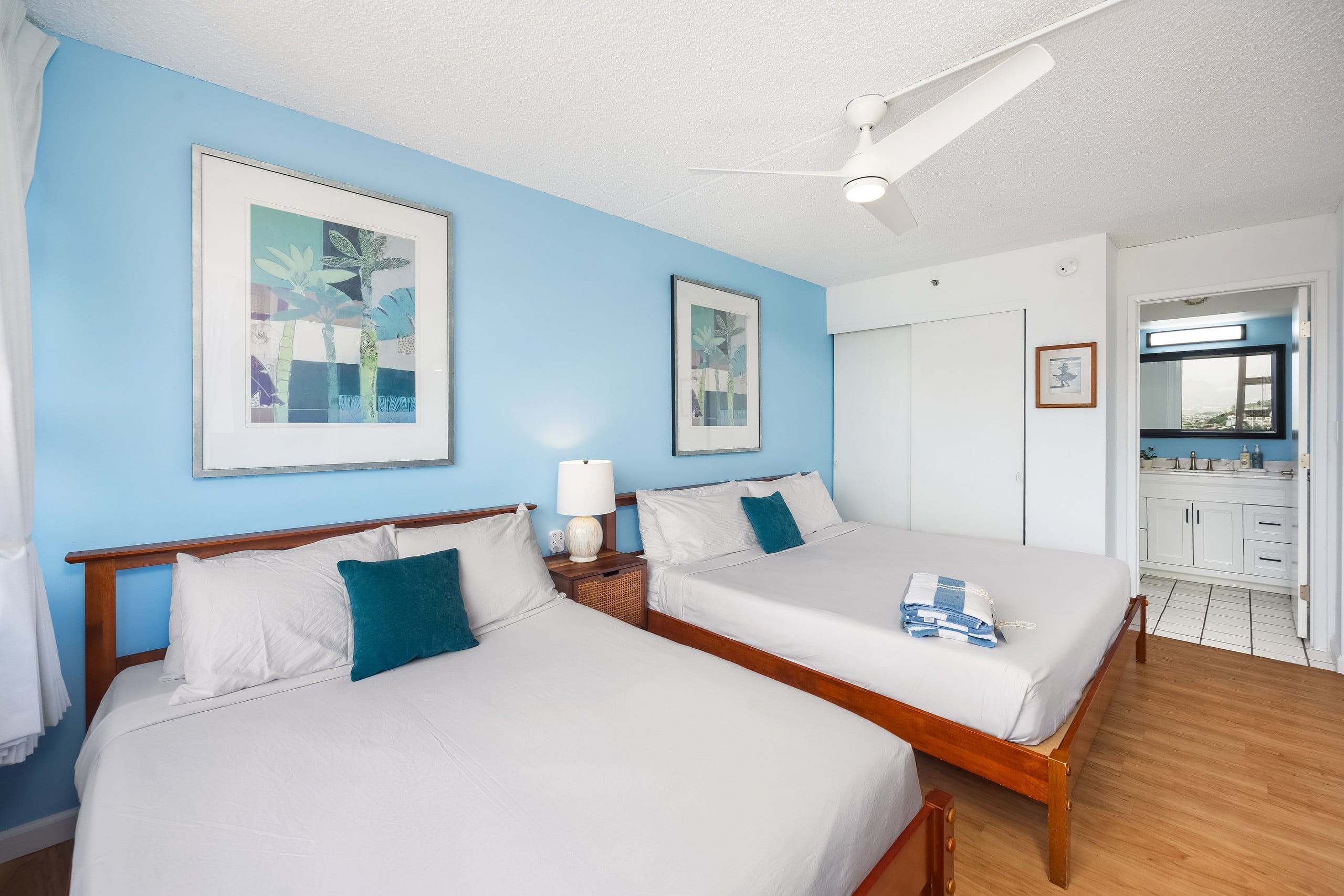 Fabulous Mountain View w/ Free Parking, Near Beach - Image 33