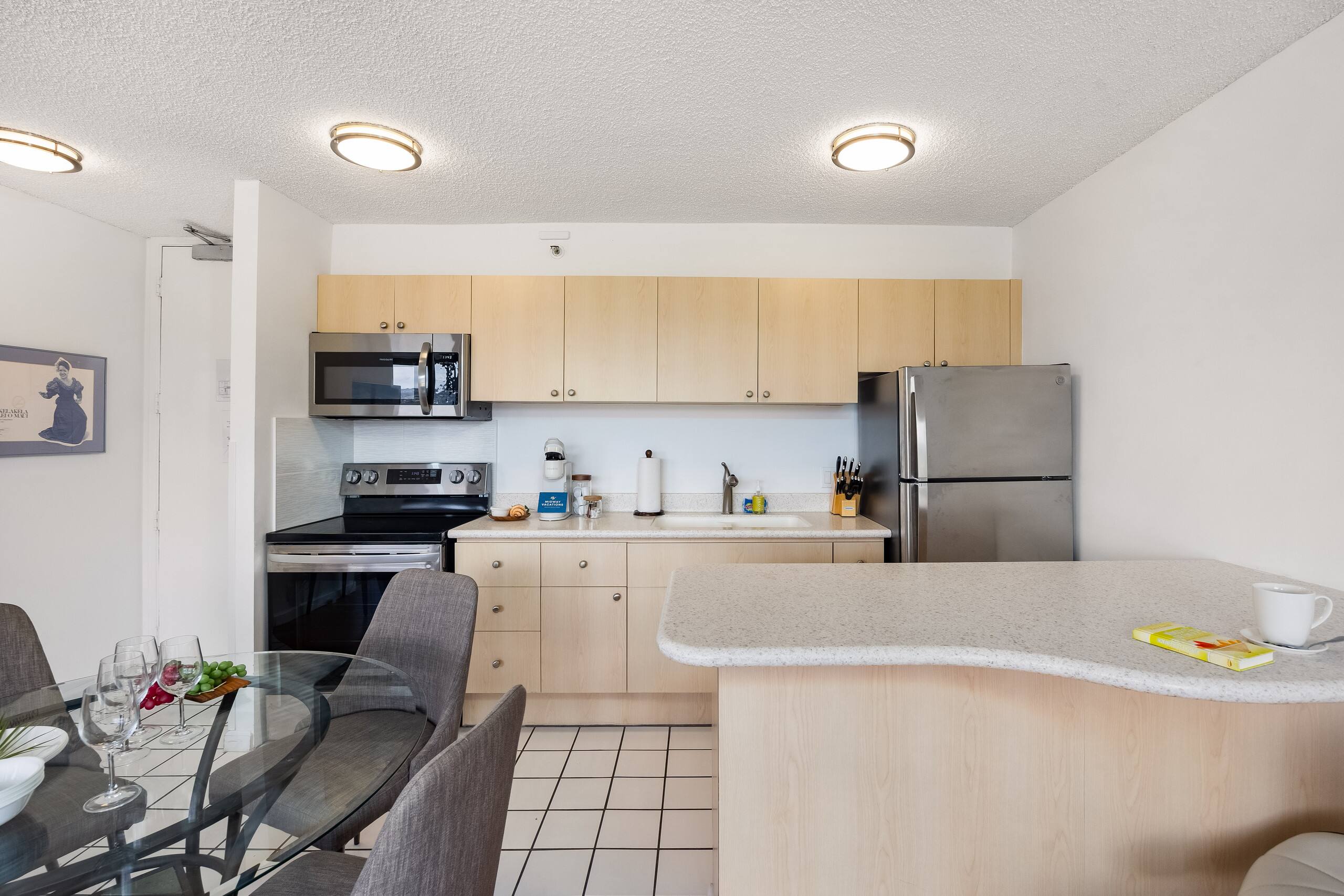Fabulous Mountain View w/ Free Parking, Near Beach - Image 22