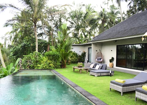 Hatiku di Bali Beautiful private villa Ubud 3 Bed.