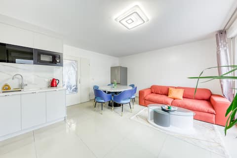 Brand new house with 3 bedrooms near metro