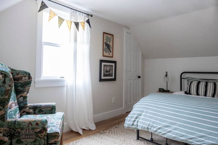 Second floor king bedroom. Note: the two second floor bedrooms share a 1/2 bath (sink and toilet).