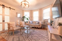 Spacious 3BR - Walk to Downtown Salem, Game Room!<br>