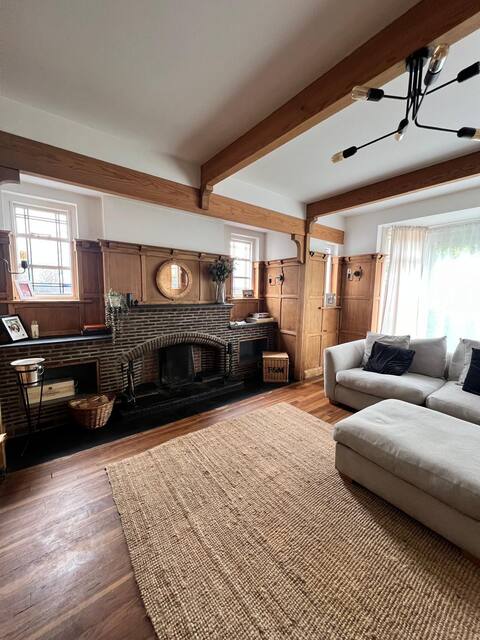 Huge Beach house -Seaview balcony-perfect location
