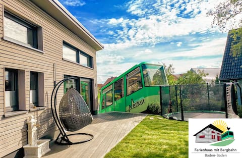 Erfolgreiche Airbnb-Immobilie: Exclusive wooden house with mountain railway, Black Forest in Baden Baden