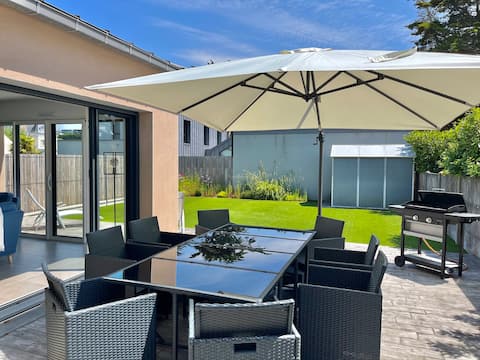 Les Dunes, House near the beach