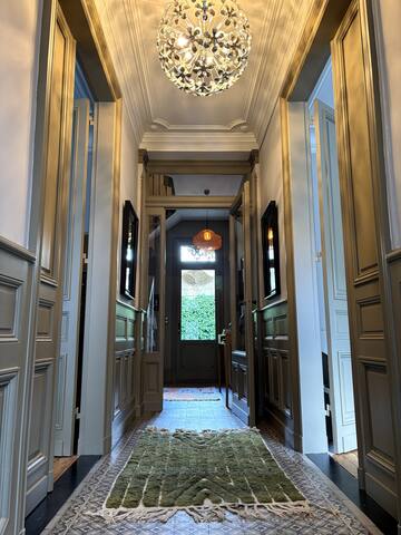 Maison d’exception au Jardin Public gallery image 3