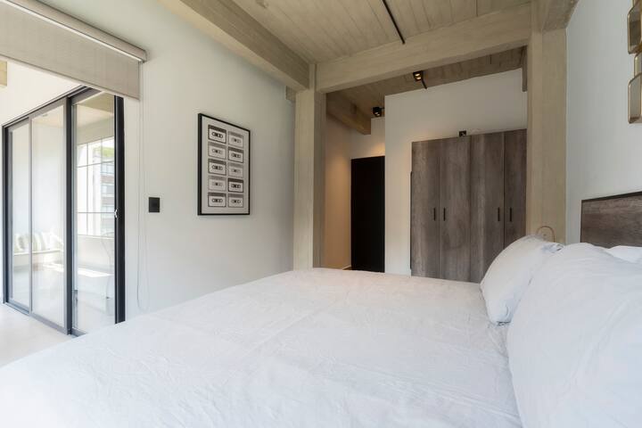 P202 Walk to Zocalo 3Bdrm 2bath Rooftop AC gallery image 4