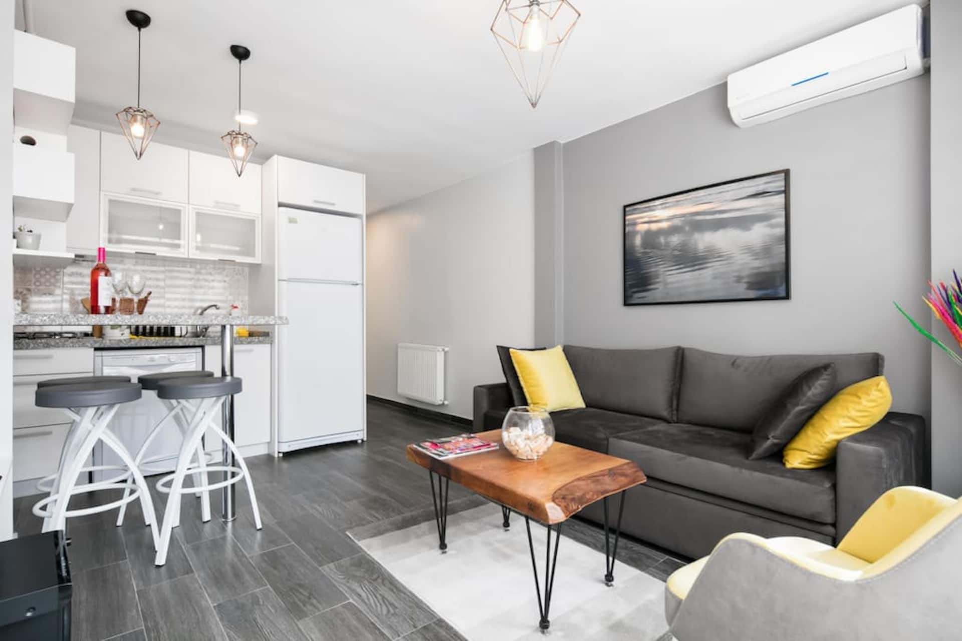 Warm Flat with a Terrace Near Taksim Square