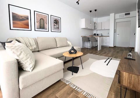 Palm 2 - central, free parking, family friendly