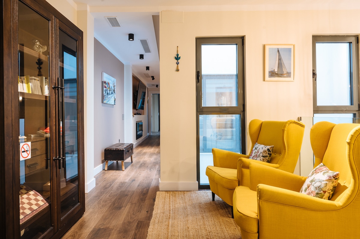 Popular Airbnb listing: Elegant Duplex  3 Master Bedrooms and Private in San Lorenzo