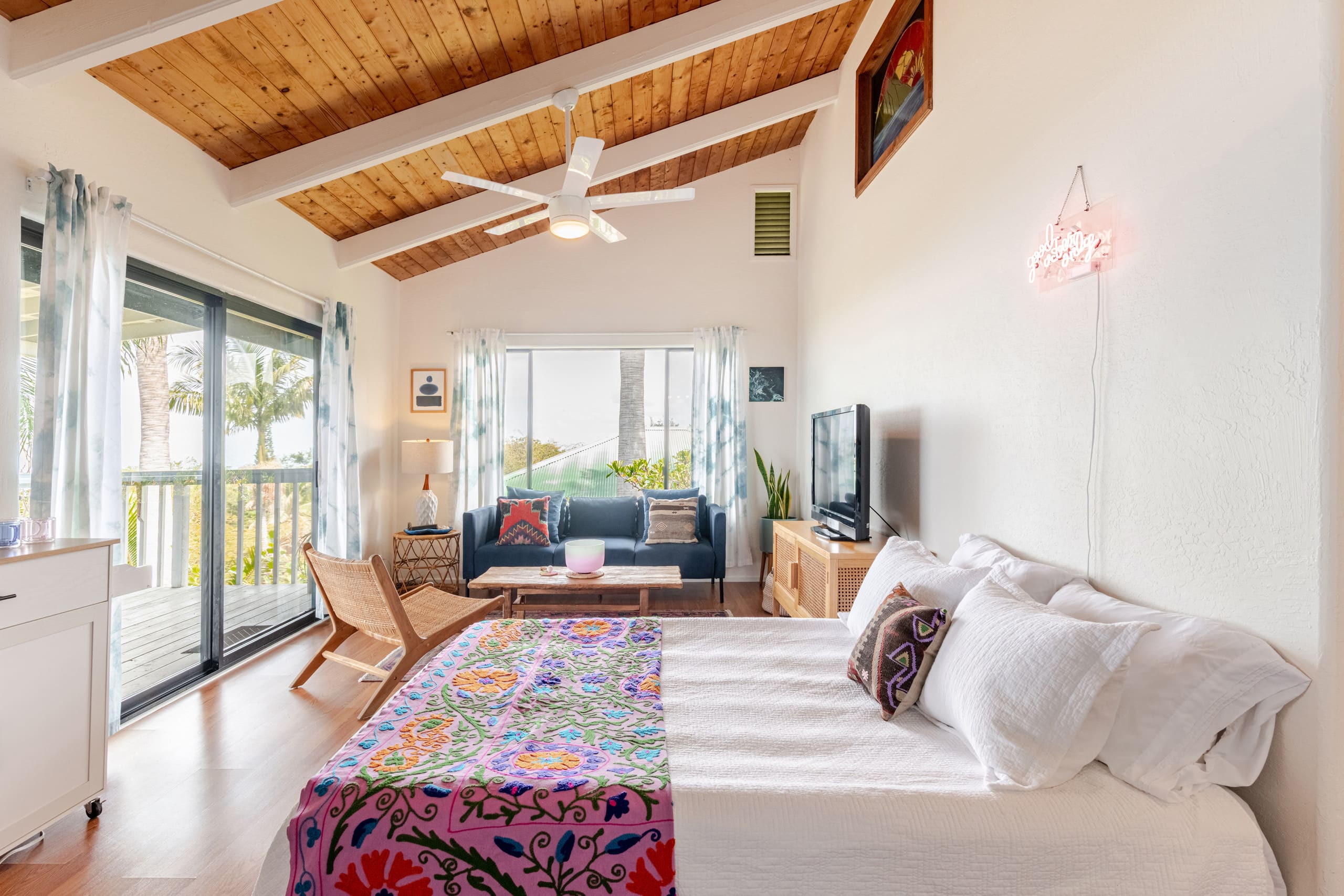 Professional Design  Ocean View  Private Apartment - Image 36