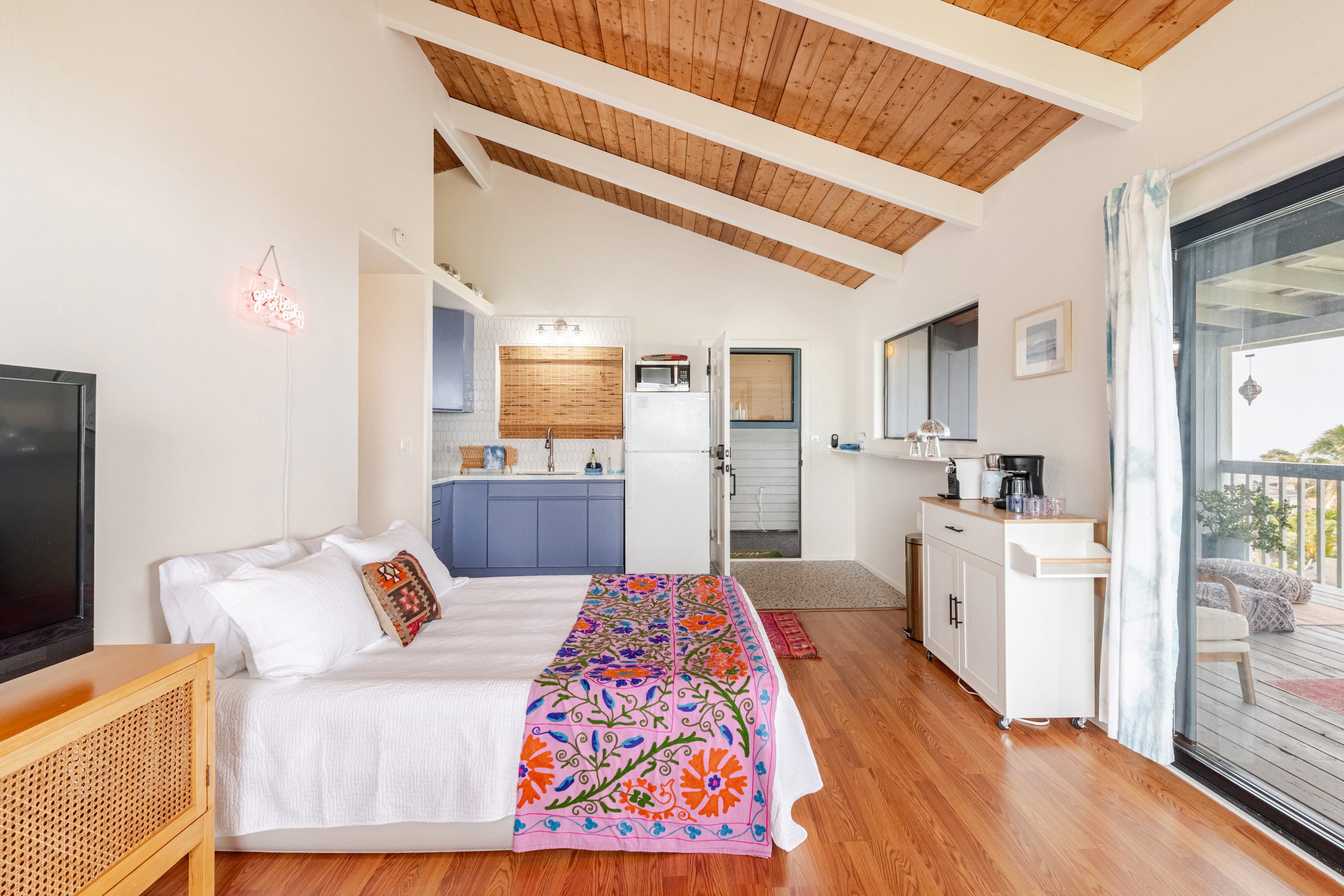 Professional Design  Ocean View  Private Apartment - Image 37