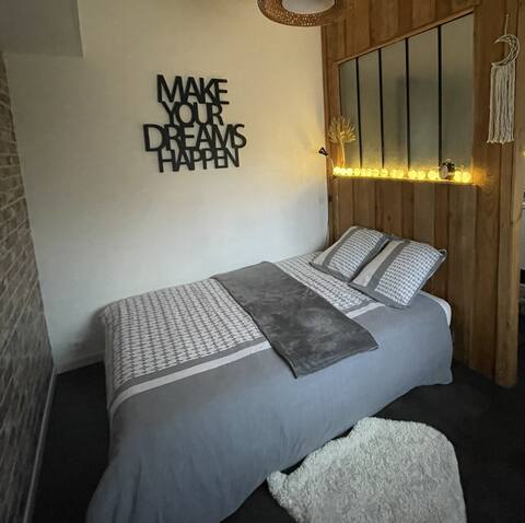 Independent room near Loire à Vélo route