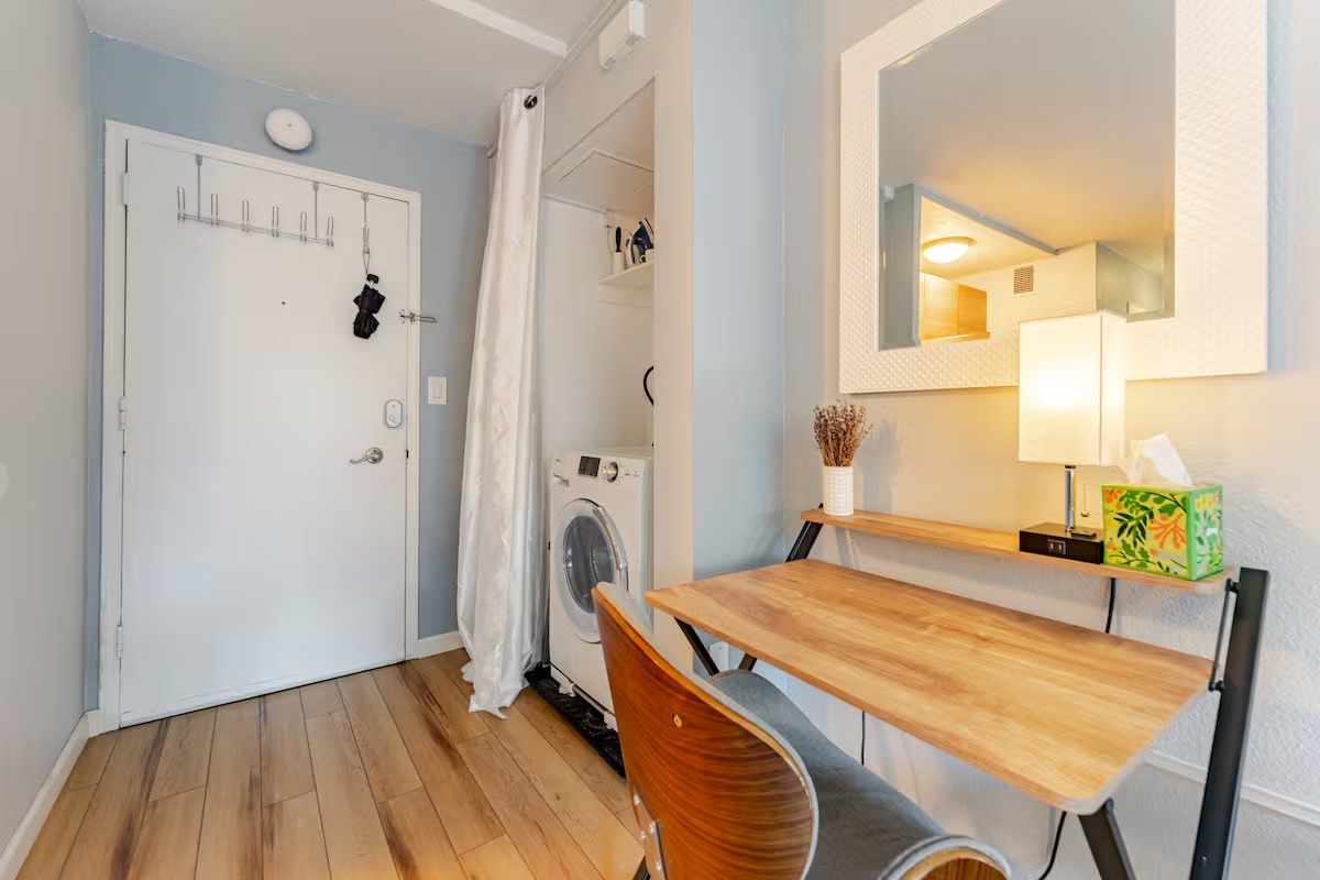 Serene Downtown Suite