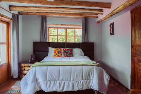 Andean Retreat, Private Jacuzzi & Pool Table Fun