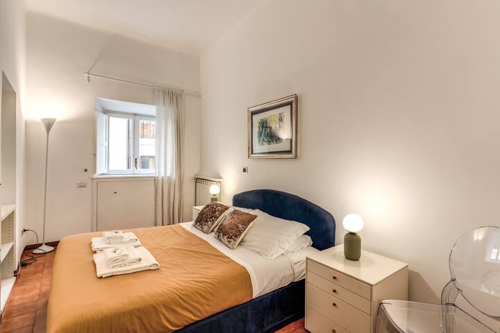 Cozy Apt. Near Piazza Navona | 4 AC, WiFi, Heat gallery image 3