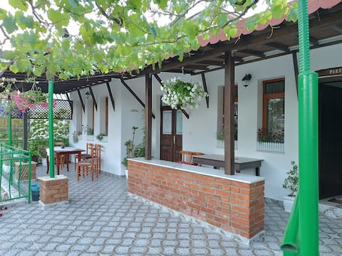 Baba Lluka Villa