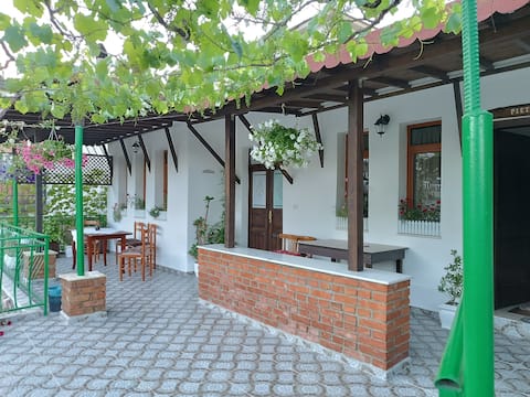 Baba Lluka Villa