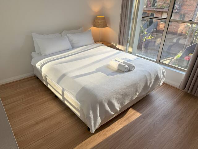 Quiet oasis near city, airport, train, shops, eat