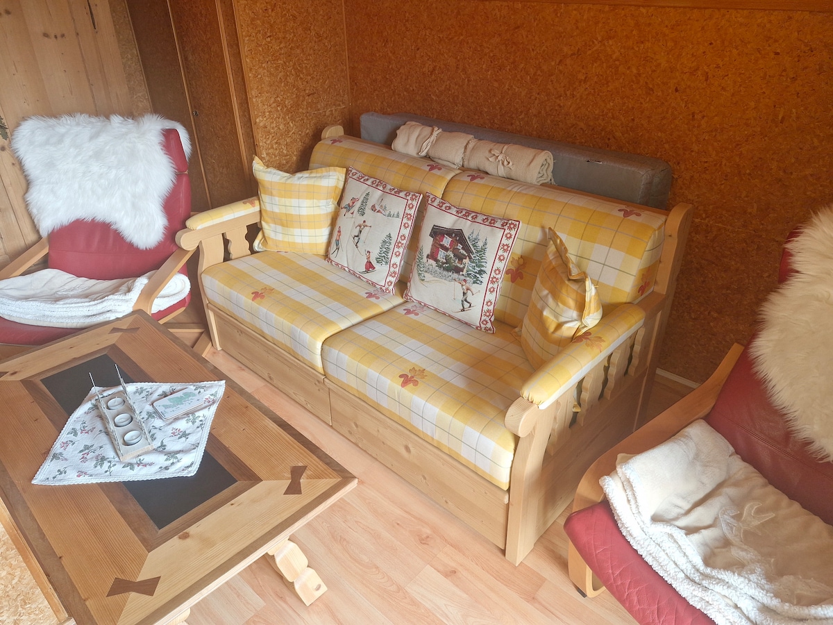 Popular Airbnb listing: Traditional chalet in Wengen - top floor in Lauterbrunnen