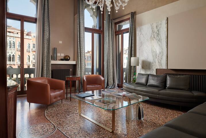 Aurora gallery image 3