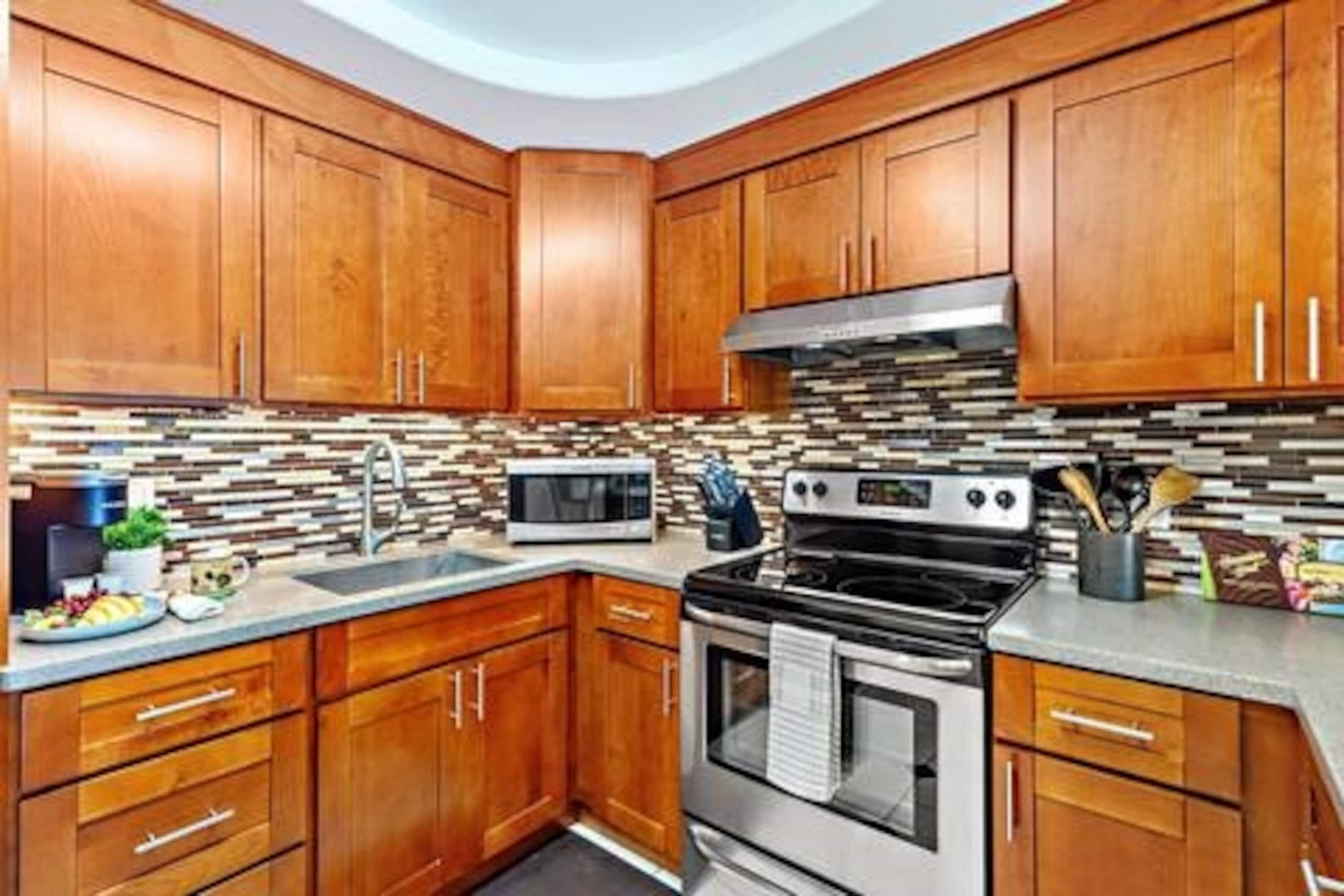 Condo in Kihei · ★4.93 · 1 bedroom · 2 beds · 1 private bath - Image 7
