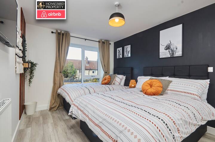 غرفة نوم في Homebird لإدارة العقارات للإيجارات قصيرة الأجل والإقامة المخدومة