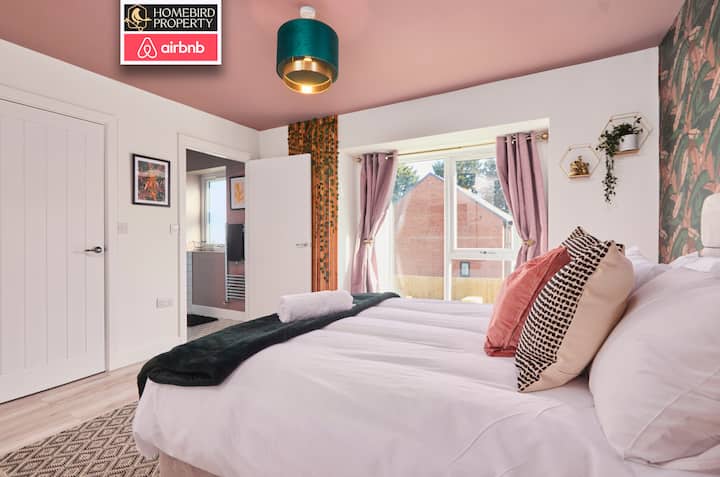 غرفة نوم في Homebird لإدارة العقارات للإيجارات قصيرة الأجل والإقامة المخدومة