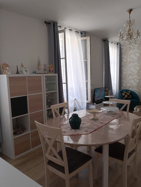 Successful Airbnb property: Nice apartment in a good location. in Puteaux