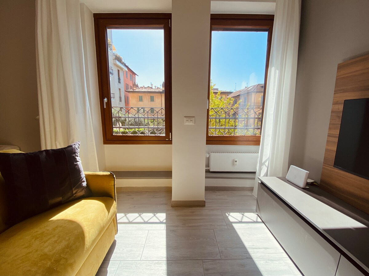 Top performing Airbnb: Prestige LakeLo Airbnb in Como