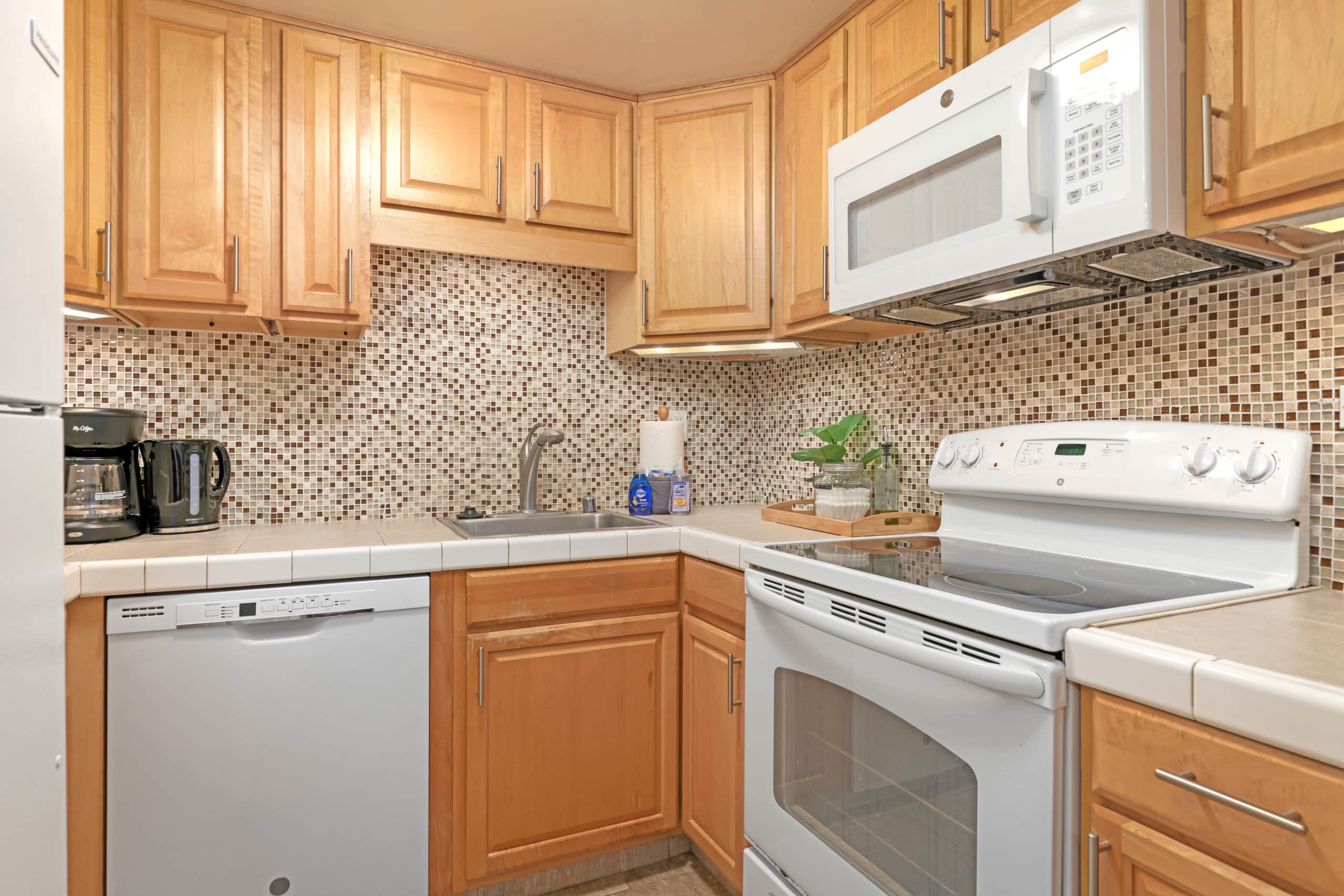 Kona Condo: Walk to Ocean, Restaurants, Nightlife - Photo 6