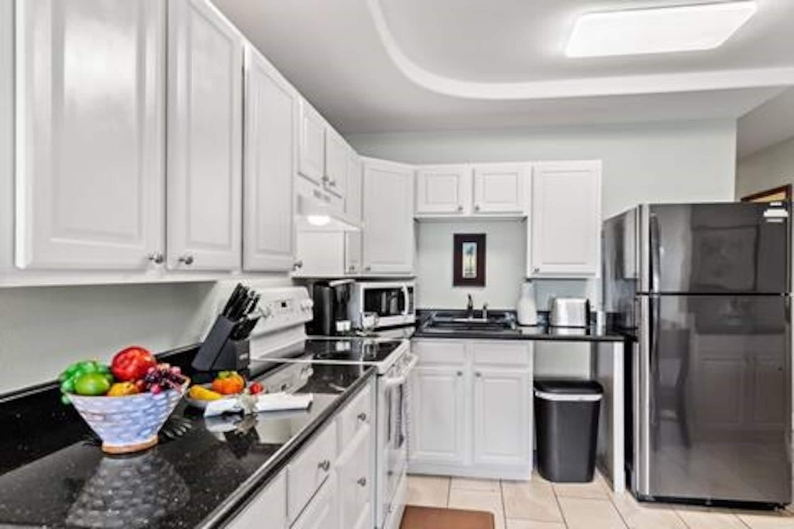 Condo in Kihei · ★4.86 · 1 bedroom · 2 beds · 1 private bath - Image 5
