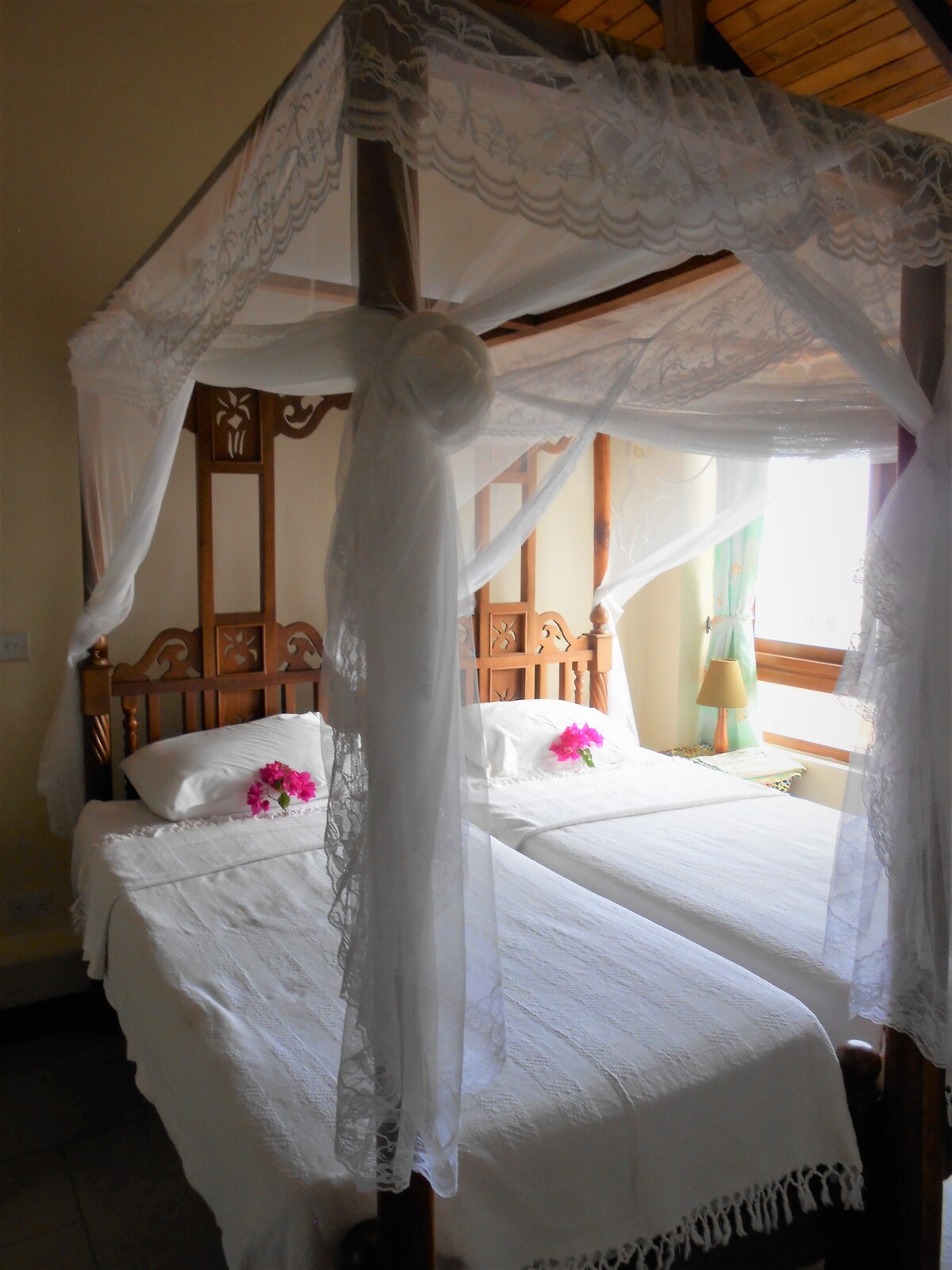 Camas individuales en el dormitorio 3