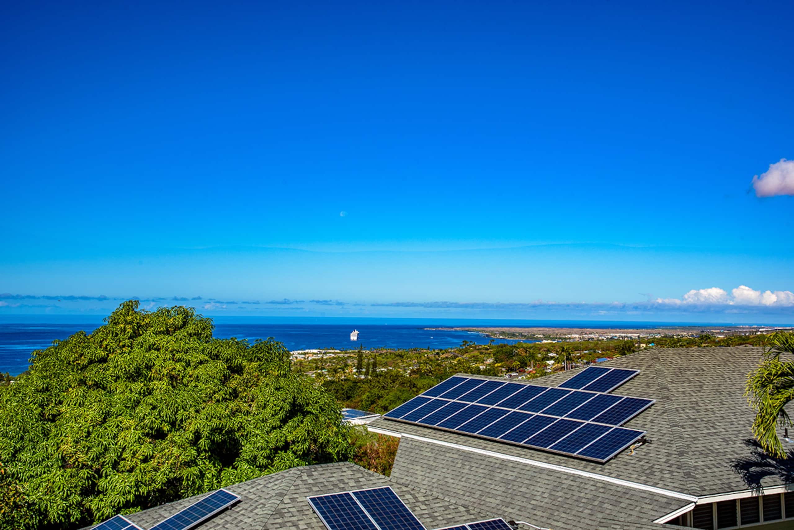 Home in Kailua-Kona · ★5.0 · 2 bedrooms · 2 beds · 2.5 baths - Image 21