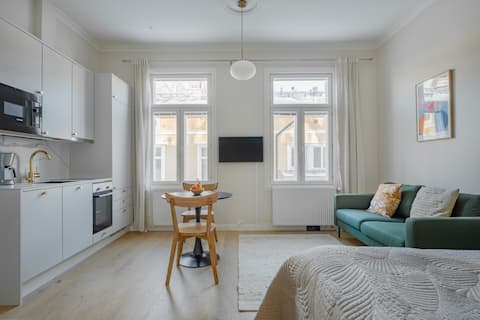 Top Airbnb: Beautiful wooden apartment with private parking in Viii