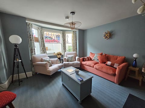 Top Airbnb: Stylish seaside holiday getaway - Deal Lodge in Dover