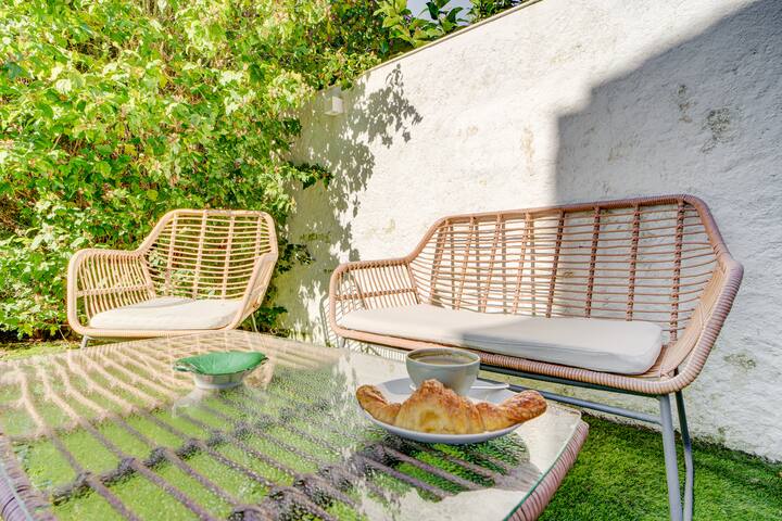 Family Villa with Garden in Hondarribia | Parking gallery image 2