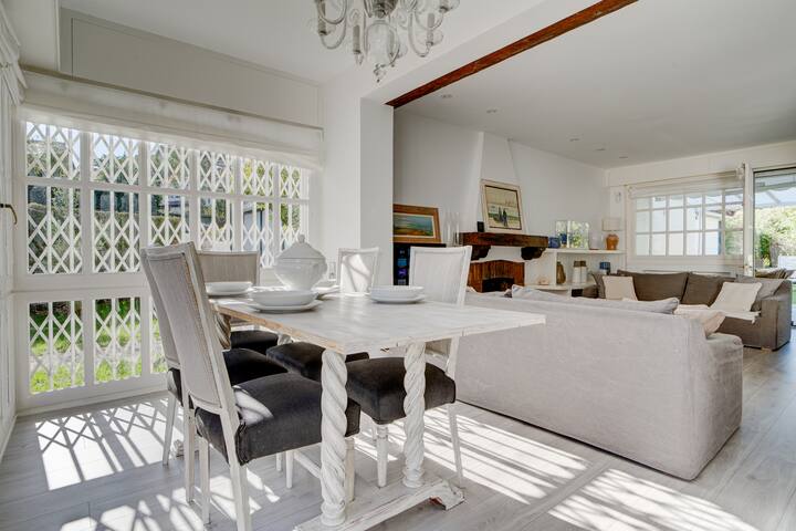 Family Villa with Garden in Hondarribia | Parking gallery image 4