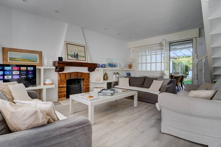 Family Villa with Garden in Hondarribia | Parking gallery image 3