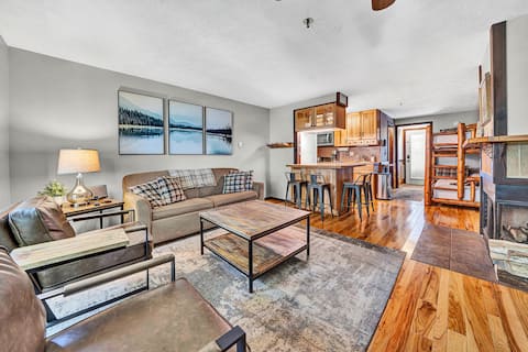 24 Mountain Crest, Snowshoe, WV - Rustic Retreat