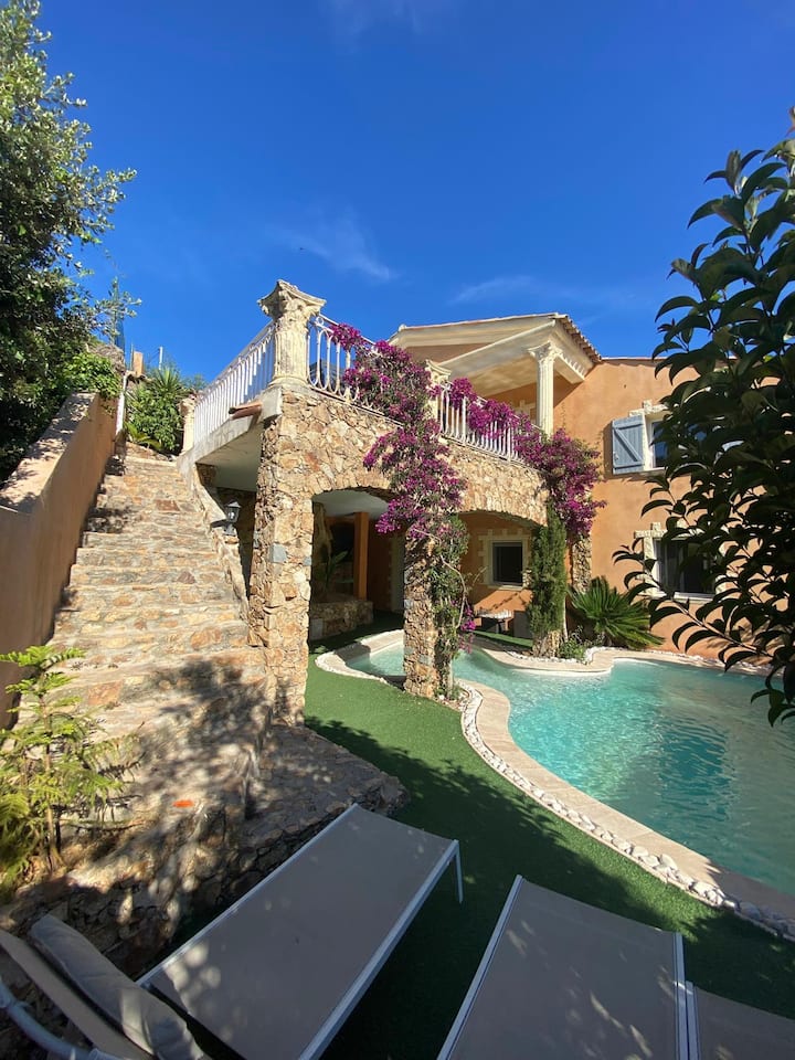 Villa Golfe De St Tropez - Les Issambres