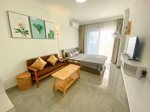 9th Fl Condo Studio Room, Riverside & Night Market